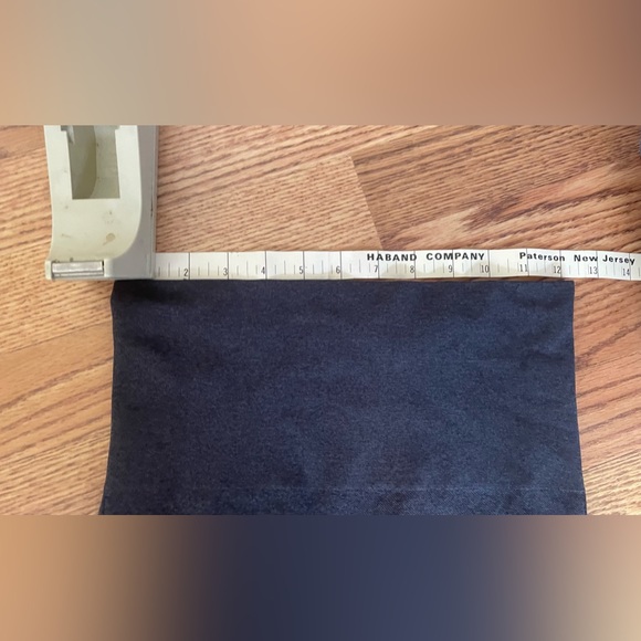 Spanx Seamless Leggings with Charcoal Gray Size Medium - Picture 6 of 8